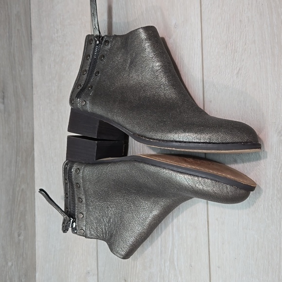 Vince Camuto Women Catile Leather Ankle Heels Boots shoes sz 10M - Picture 9 of 12